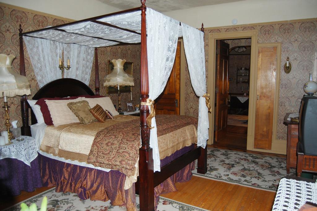 Schuster Mansion Bed & Breakfast Milwaukee Habitación foto